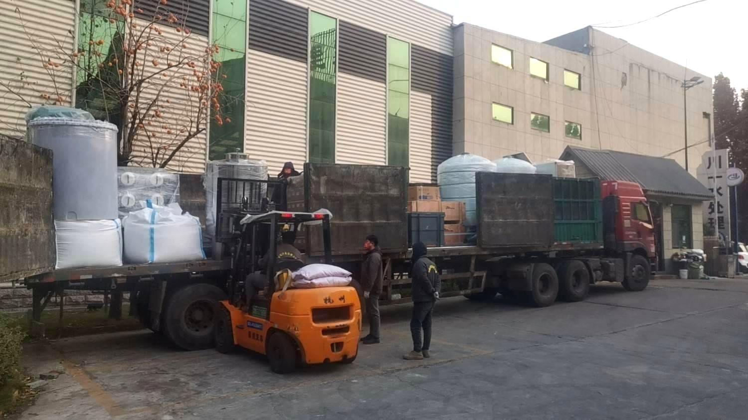 【K8凯发股份】每小时40T软化水设备装车发往临沂市沂水县